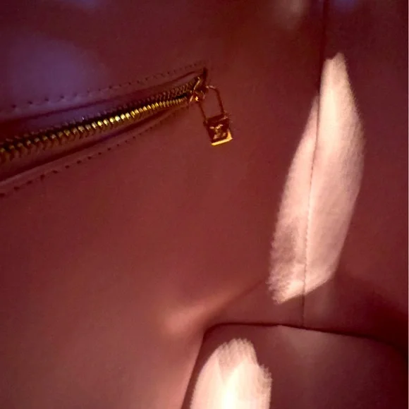 Louis Vuitton Authentic Vernis Houston Tote 1999Limited Edition Yellow &Pink COA - Picture 13 of 15